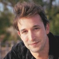 Noah Wyle looks hot