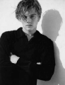 Leonardo DiCaprio looks extremely hot